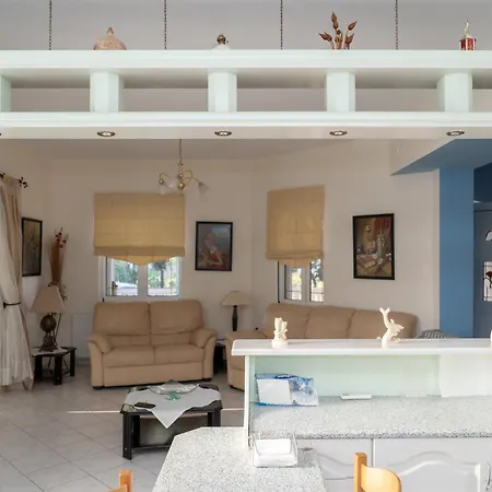 Apartment Large Cozy House Near The Sea *