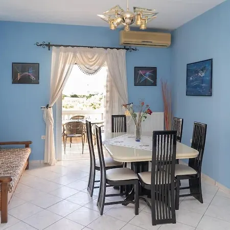 Large Cozy House Near The Sea *
