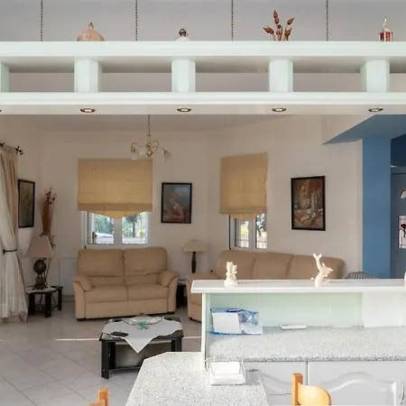 Apartment Large Cozy House Near The Sea *
