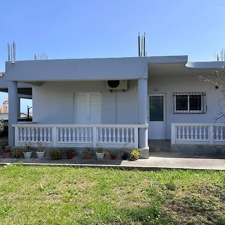Large Cozy House Near The Sea Apartment